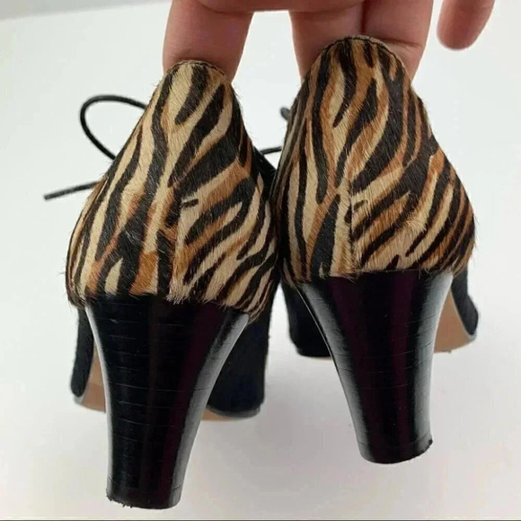 Vaneli ankle booties size 5 tiger print calf hair - Picture 7 of 10